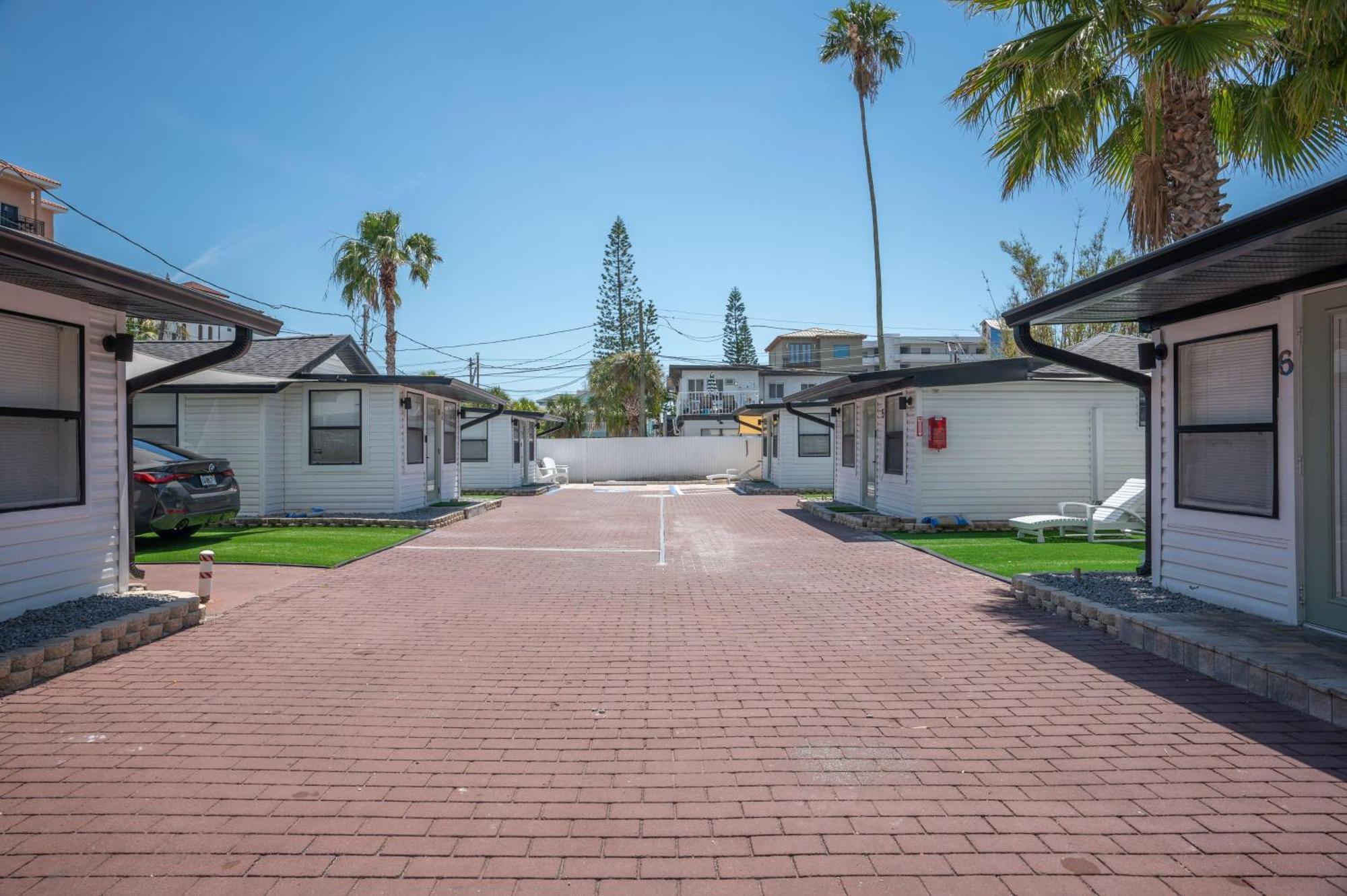 C1-Sea Turtle Villa St. Pete Beach Exterior photo