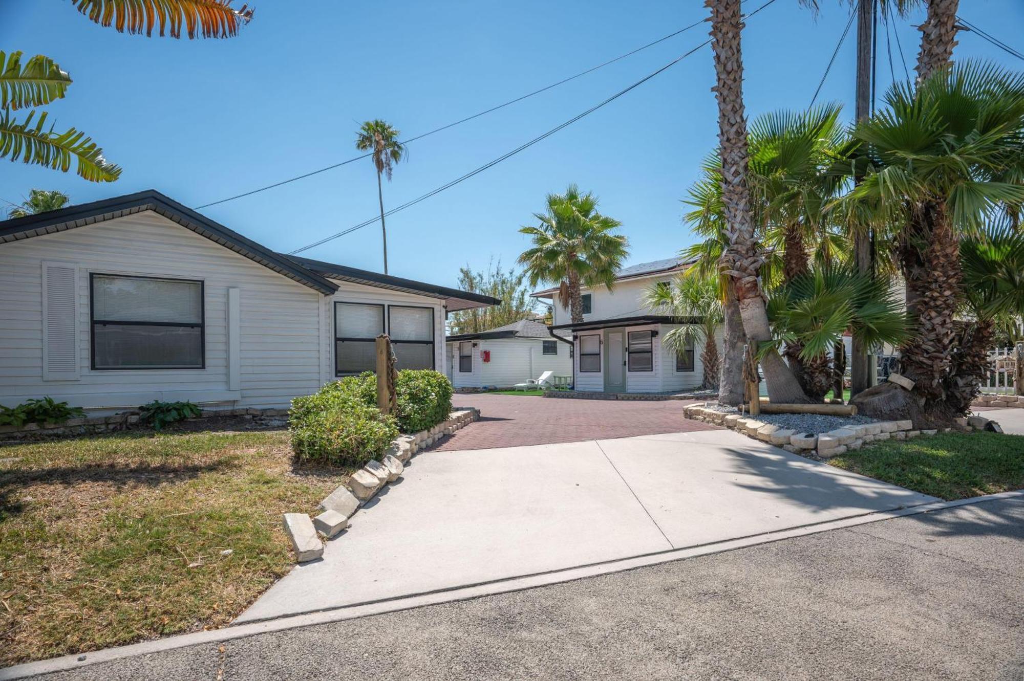 C1-Sea Turtle Villa St. Pete Beach Exterior photo